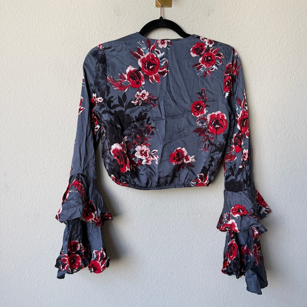 Lovers + Friends Candela Gray Floral Ruffle Sleeve Crop Top Size XXS - Picture 3 of 6